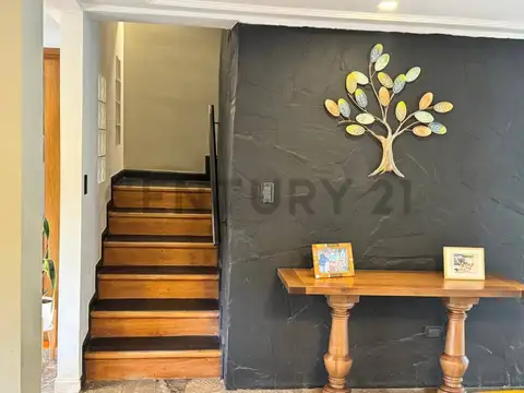 Casa 7 ambientes con 4 baños