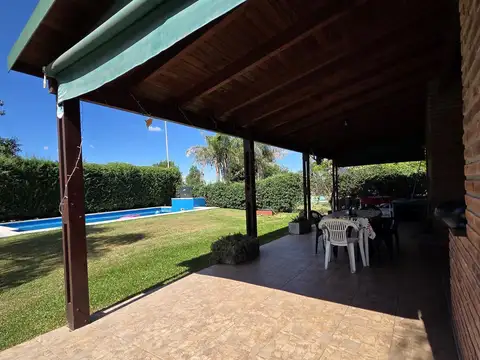 Casa con pileta en alquiler temporario  Funes Town