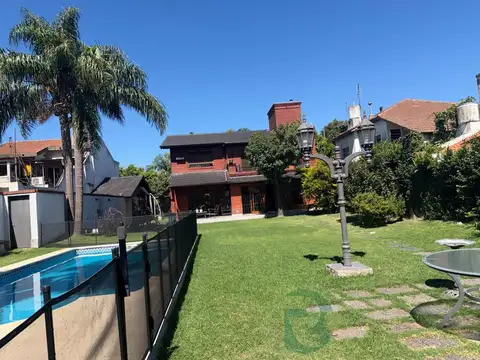 Casa en Venta con 6 cocheras