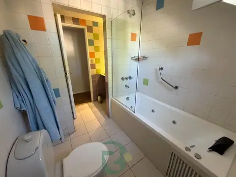 Venta Casa 5amb.Lote 980mts.Castelar Norte.APTA CRÉDITO