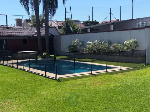 Casa 5 ambientes con 4 baños