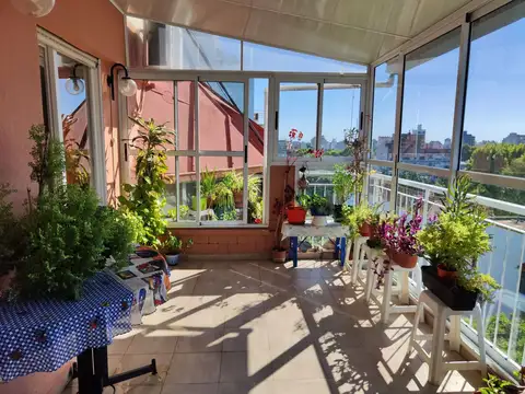 Semipiso de 2 ambientes con balcon aterrazado