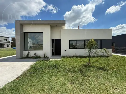 Casa 4 ambientes en Venta en Santa Elisa