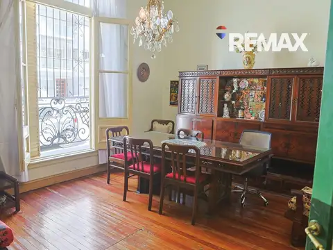 Casa 7 ambientes con 2 baños