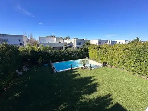 Casa en Venta con 5 cocheras