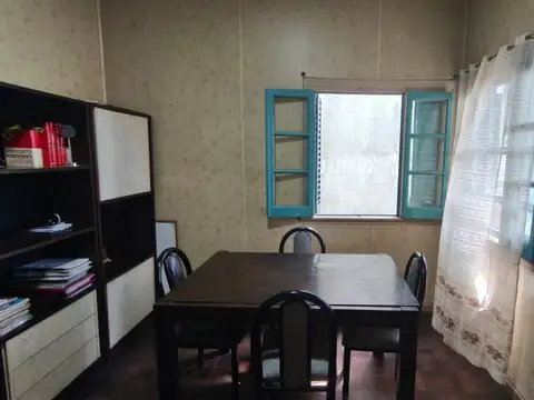 Casa 2 ambientes con 1 baño