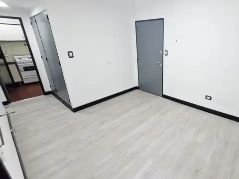 Av. Belgrano 1500, Piso 1