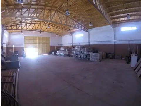 Vendo base, con Galpón y oficinas en Rincón de los Sauces.