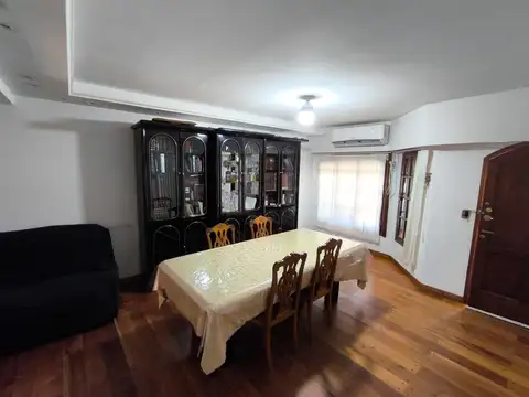 Venta. Duplex. 4 Ambientes. Villa gral Mitre.