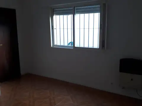 Depto Tipo Casa en Alquiler de 2 ambientes