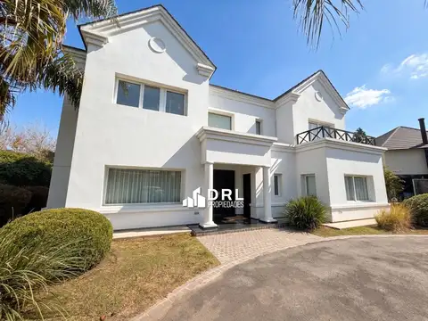 Casa en venta en Lomas de la Carolina