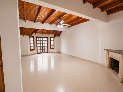 Depto Tipo Casa en Alquiler de 3 dormitorios