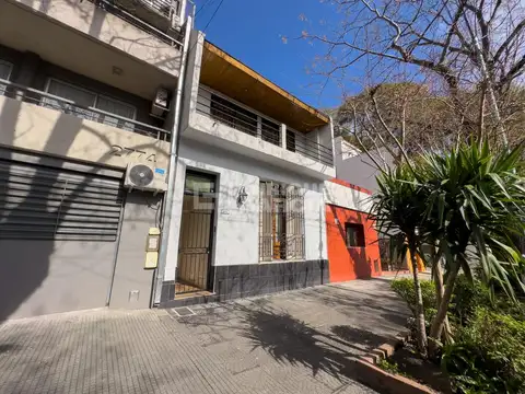 VENTA PH 4 AMB 2 PLANTAS FRENTE PATIO TERRAZA QUINCHO PARR