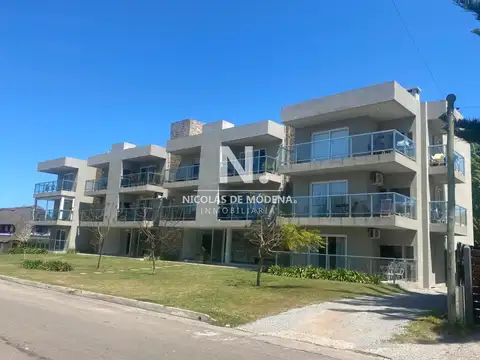 Apartamento en construcción en la Mansa 1 dormitorio con parrillero