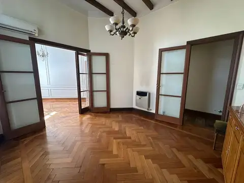 3 AMBIENTES + DEPENDENCIA EN ALQUILER