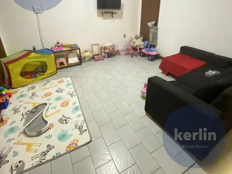 Casa 7 ambientes con 2 baños