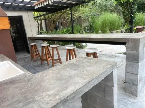Casa Quinta en Venta de 8 ambientes Villa Rosa