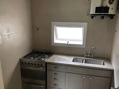 Ayacucho 100, Piso 1