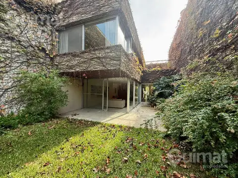 Imponente casa en el límite de Palermo y Villa Crespo — Julián Álvarez entre Córdoba y Lerma