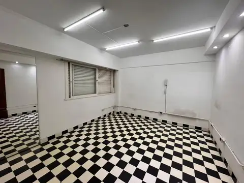 Departamento OFICINA USO PROFESIONAL en alquiler en Moron Sur
