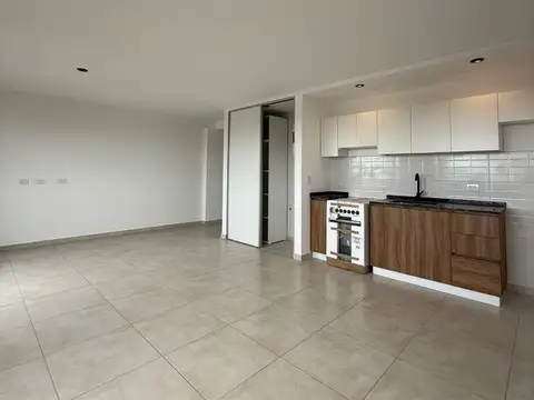 Departamento en Alquiler en Jose Leon Suarez, $ 600.000