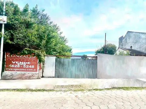 Amplio lote en castelar