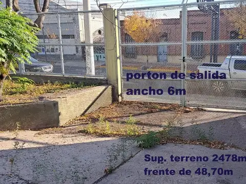 Bien Ubicado TERRENO.2478m2 (Salón 120m2+Galpon 405m2)