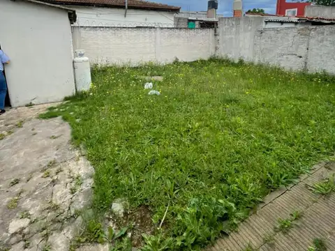 Excelente Casa a una cuadra de la estación de Glew.