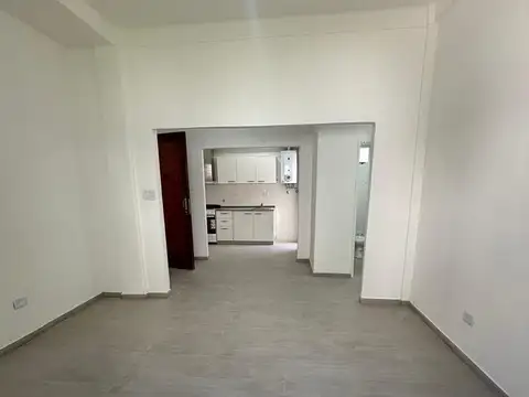 3 AMBIENTES PLANTA BAJA REFACCIONADO TODO A NUEVO - PATIO LAVADERO Y COCINA EQUIPADA - BAJAS EXPENSAS OPORT.