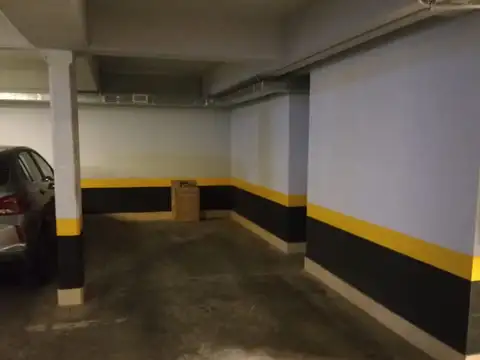 VENTA Cochera Fija en Parque Chacabuco