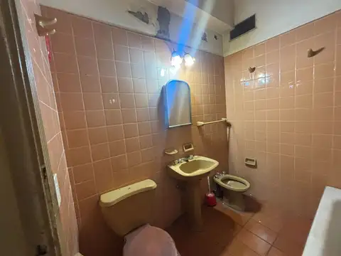 Departamento 4 amb + despensa a reciclar