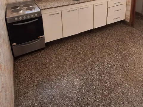 Villa Devoto . José pedro varela  4200: hermoso 4amb. De 95m2. super luminoso y Recién pintado 