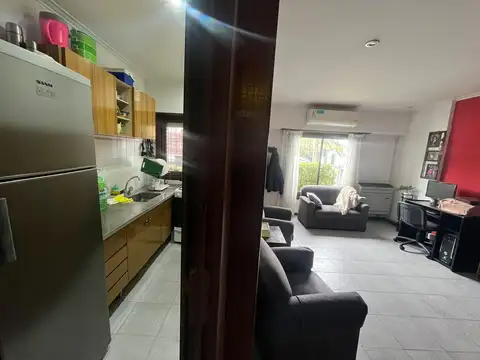 Venta de PH - 3 ambientes - a la calle - 1 de Mayo 300 - Villa primera - Mar del Plata