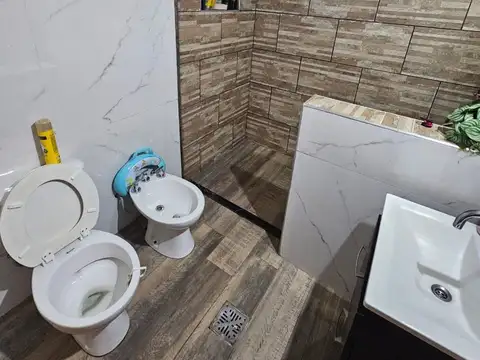 Casa 6 ambientes con 3 baños