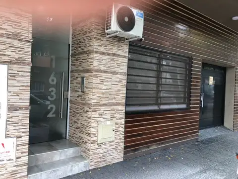 EXCELENTE DEPARTAMENTO AL FRENTE CON BALCON