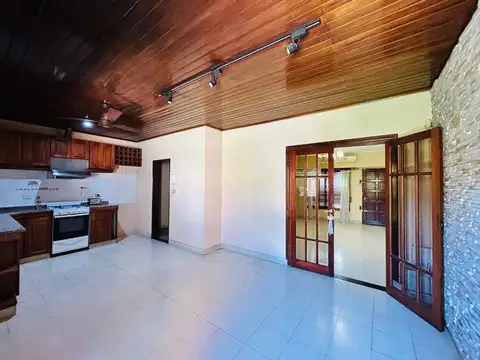 Venta casa 4 amb con parque, Apto Credito,Burzaco.