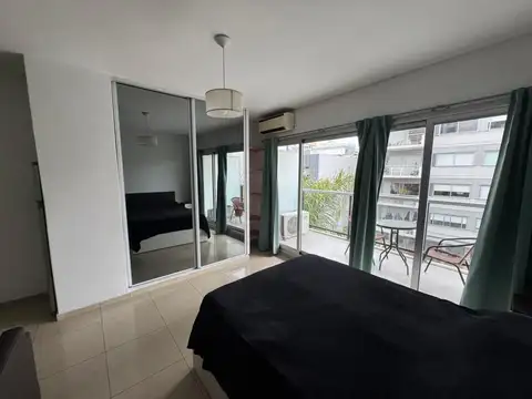 VENTA MONOAMBIENTE LUMINOSO BALCON FRENTE PILETA