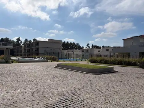 Joaquin Victor Gonzales  al 1800 Pilar