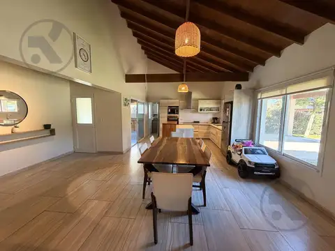 VENTA I CASA 4 AMB CON PILETA I BARRIO LAS PRUNAS