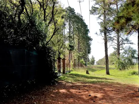SE VENDE CASA QUINTA CON PILETA EN RECONQUISTA