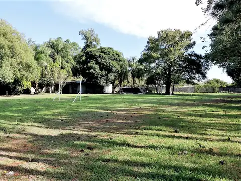 SE VENDE CASA QUINTA CON PILETA EN RECONQUISTA