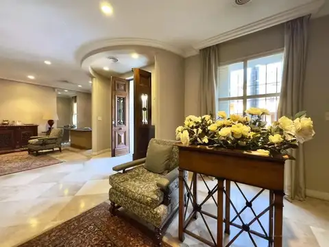 Casa 6 ambientes con 7 baños