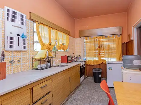 Casa 5 ambientes con 1 baño