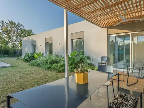Casa en venta 4 Ambientes en Santa Clara - Manzanares
