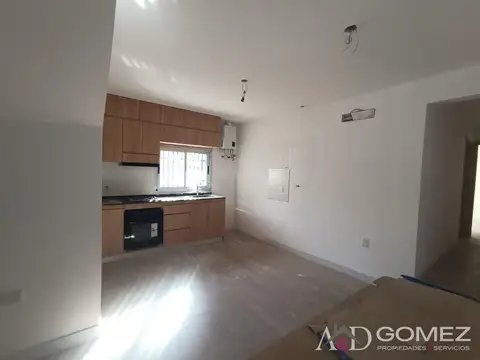 Depto Tipo Casa en Venta en Villa Ballester, USD 105.000