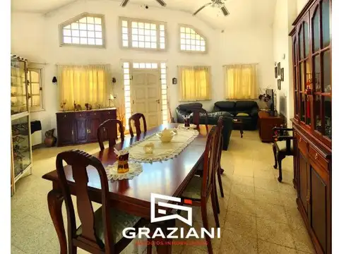 Casa en Venta en Barrio Matheu, USD 240.000