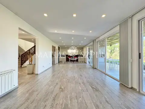 Casa 5 ambientes con 3 baños