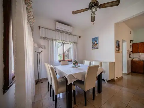 Casa 5 ambientes con 2 baños