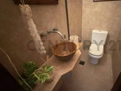 CASA EN VENTA - BARRIO PALMARES