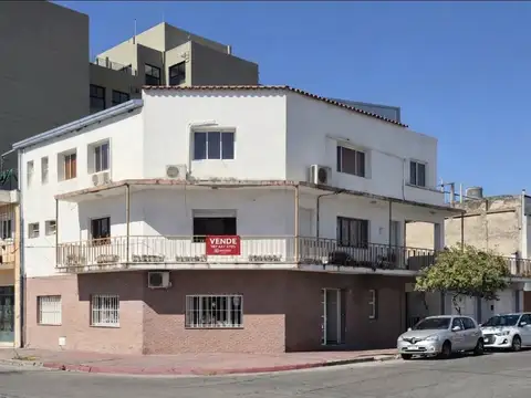 GRAN PROPIEDAD EN VENTA  ESQUINA ESTRATÉGICA - Caseros y 10 de Octubre